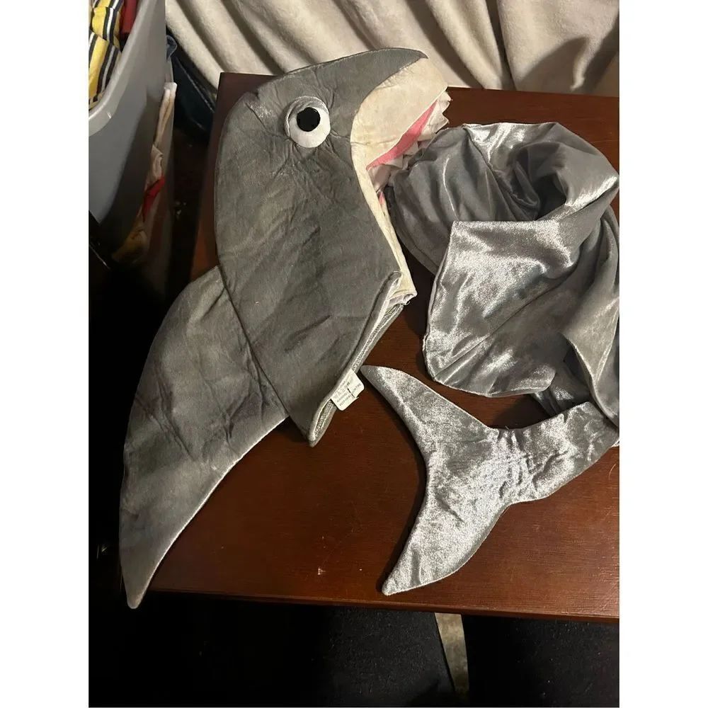 2 piece great white shark costume size 2/3 youth